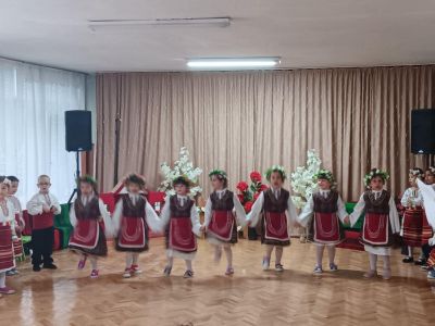 Празник ДГ 3 - Детска градина 3 Буратино - Монтана
