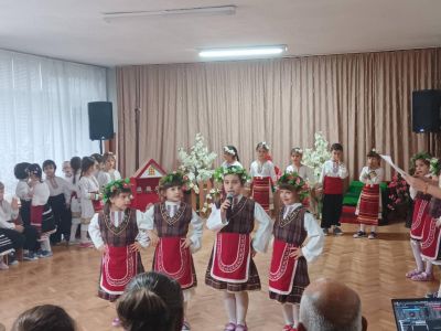 Празник ДГ 3 - Детска градина 3 Буратино - Монтана